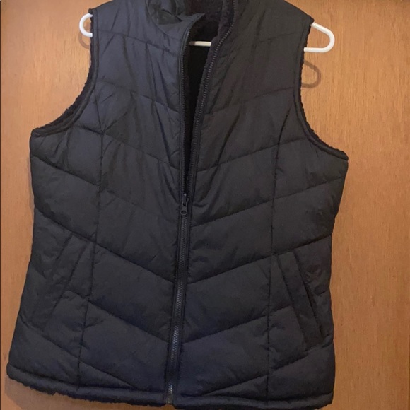 Black vest - Picture 3 of 3